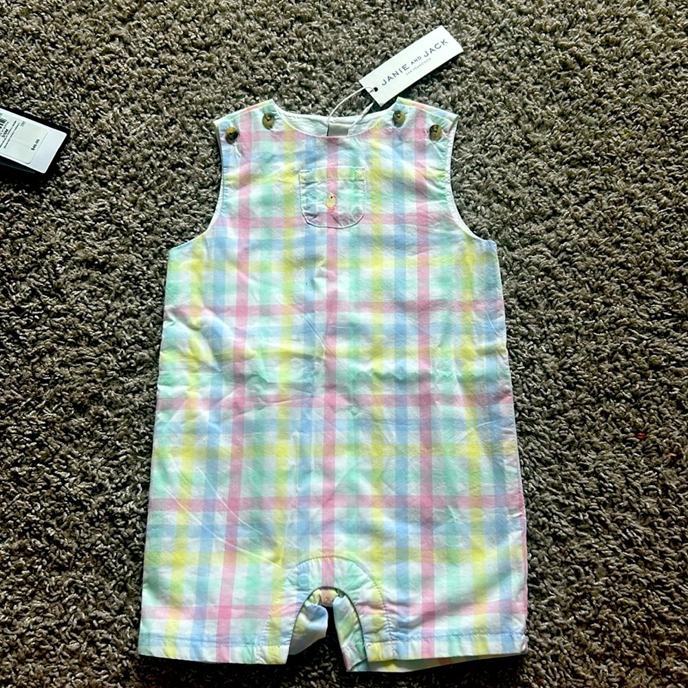 Baby Boy or Girl Romper/Onesie 6-12M. Beautiful pastels and never worn